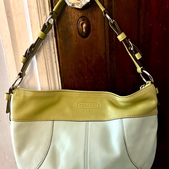 Coach Laura leather mint green hobo bag 2010 - Picture 3 of 7